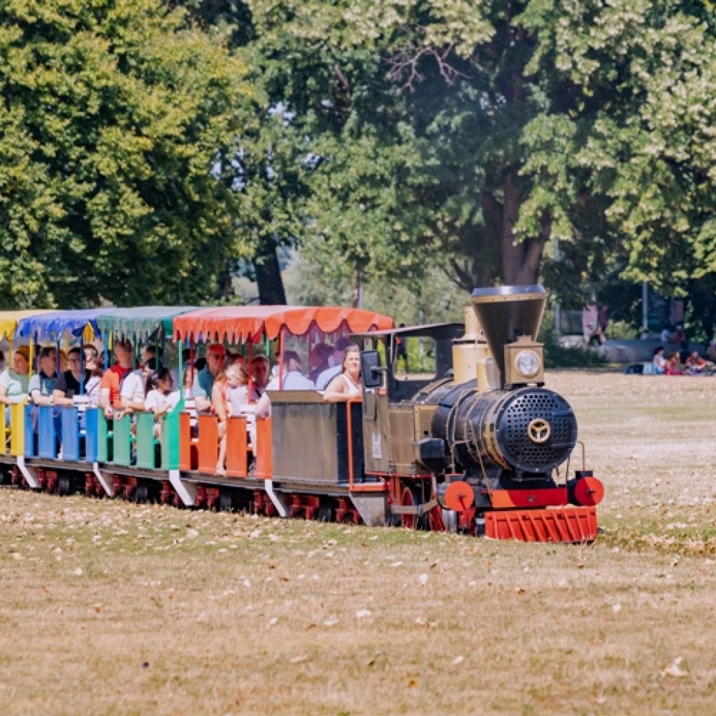 train ride for hire in Melbourne